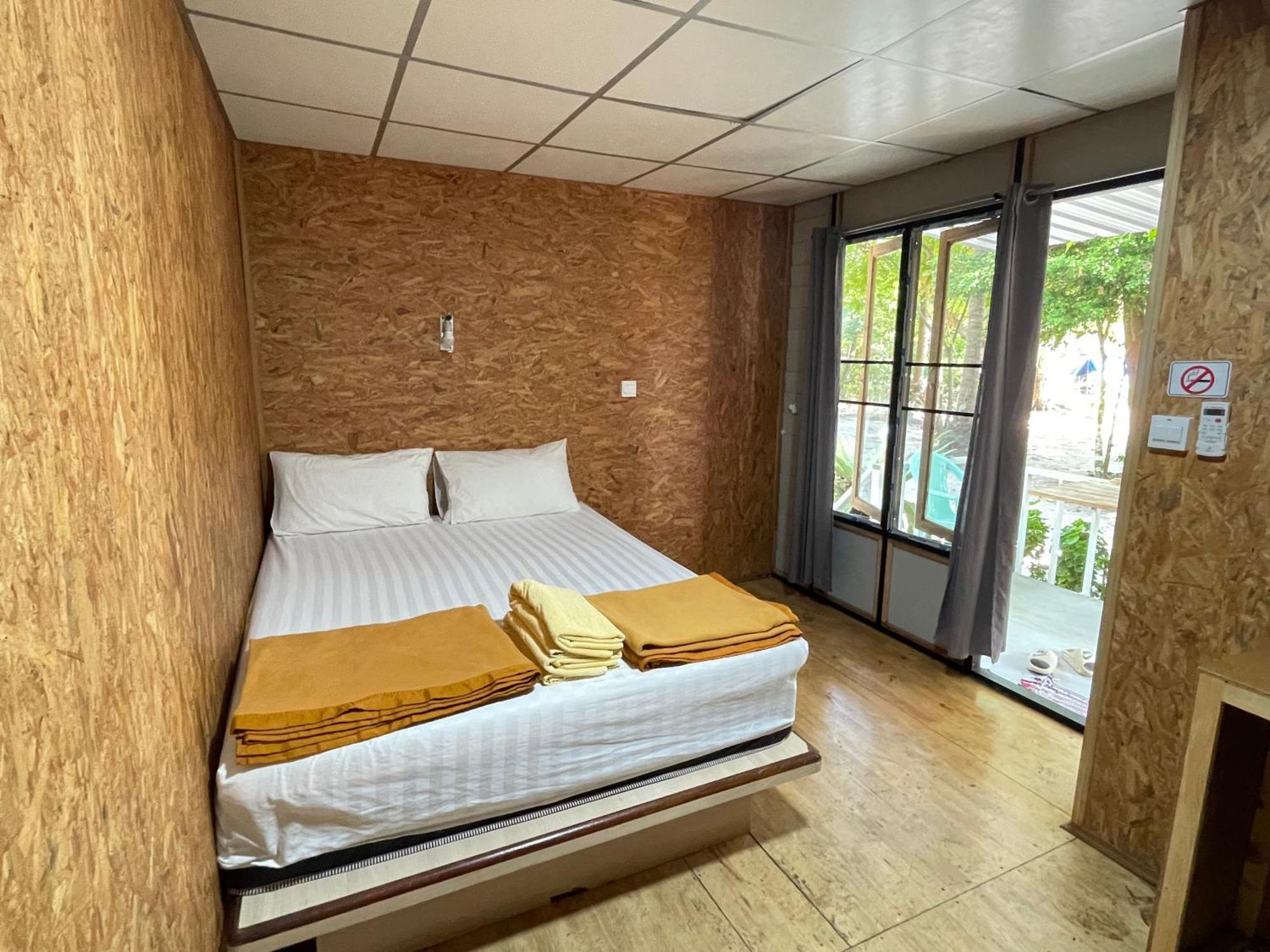 Koh Ngai Sea Open Resort Εξωτερικό φωτογραφία